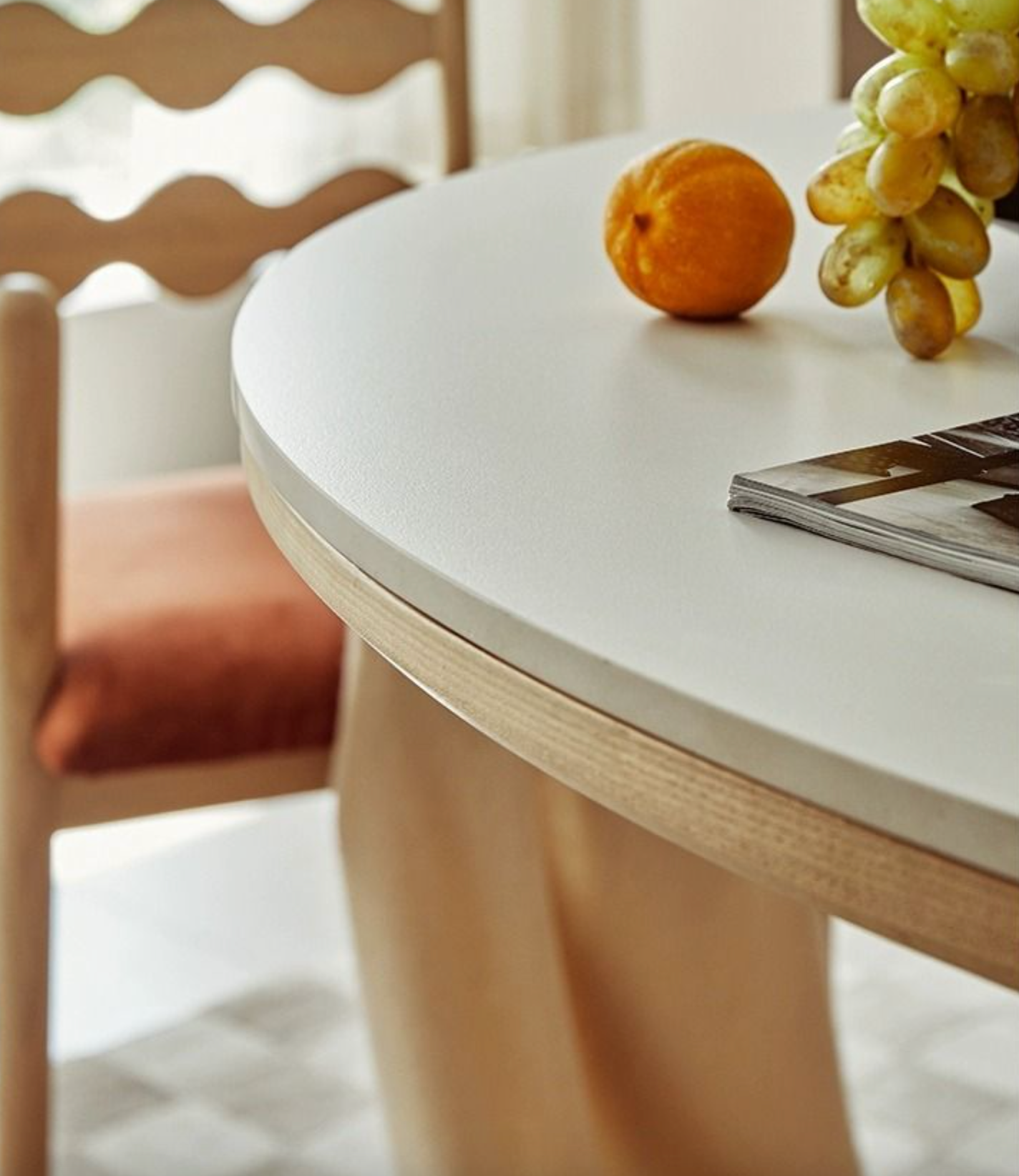 Bek Round Dining Table, White｜ DC Concept