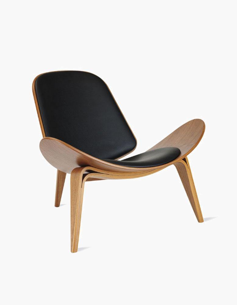 Hans Wegner CH07 Shell Chair, Black & Walnut – DC Concept